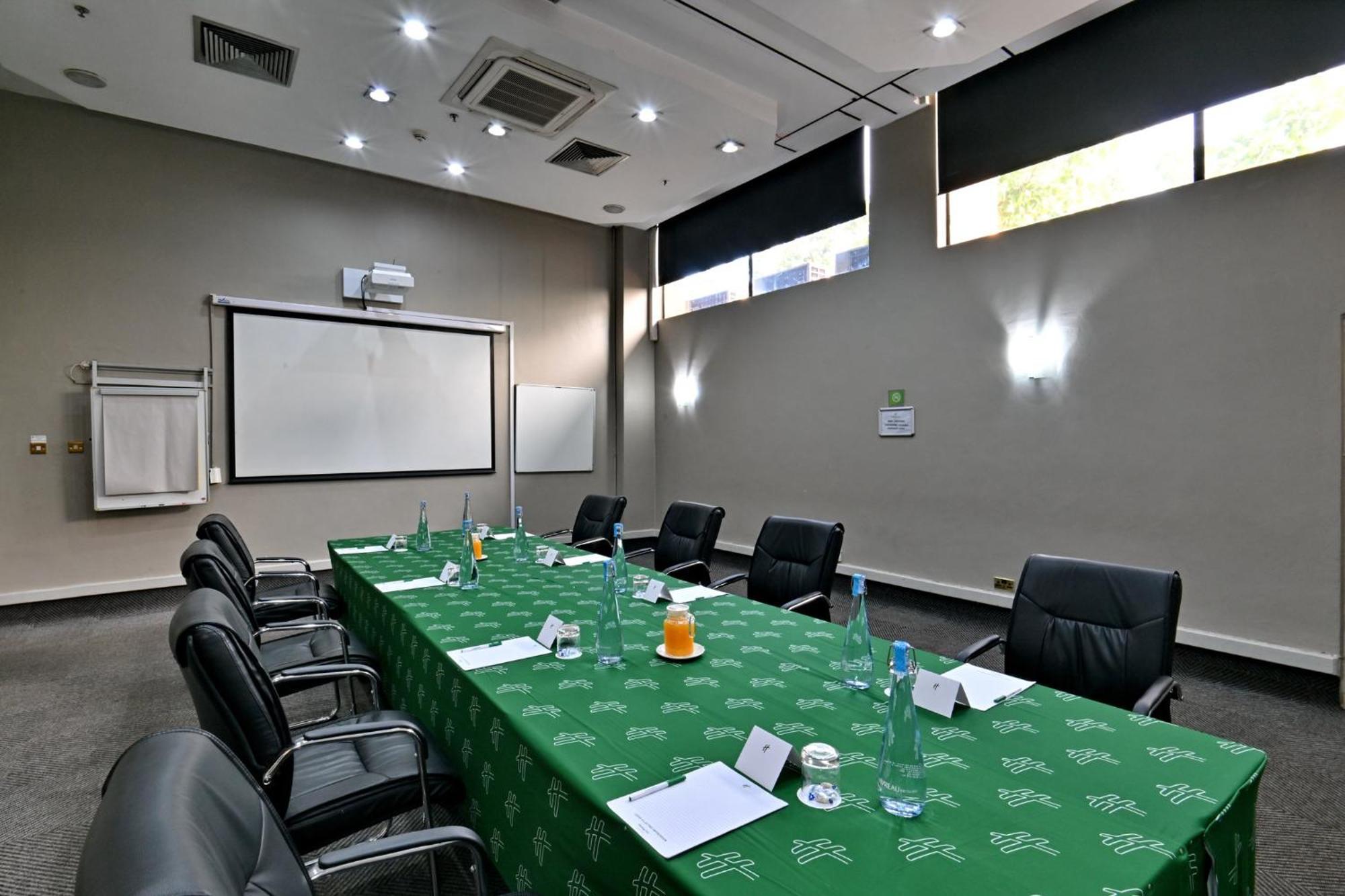 Holiday Inn - Harare By Ihg Buitenkant foto